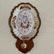 VTG Fine Working Kitchen Porcelain Clock by Franklin Mint/ Le Cordon Bleu Paris picture