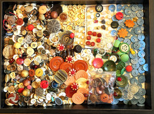 VINTAGE LOT OF BUTTONS ESTATE FIND  ANTIQUE Bakelite ASSORTED 5.75 lbs picture