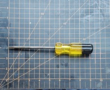 Vinatge Bridgeport USA No. 402; 3/16” Clutch Drive Screwdriver picture