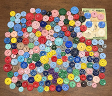 COLORFUL Vintage Lot of 200 Plastic HOUSEDRESS Buttons - 1/2