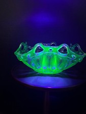 Fostoria Green Uranium Colonial Prism Square Centerpiece Bowl picture