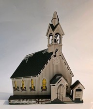 Vintage Sheila's Collectibles Heartsville Town Square Church 1999 picture