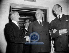FRANKLIN DELANO ROOSEVELT WITH TWO MEN WASHINGTON DC 8.5X11 PHOTO picture