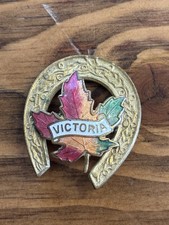 Vintage Canada Victoria Maple Leaf Horseshoe Souvenir Lapel Hat Jacket Pin picture