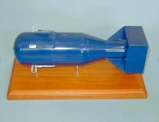 USAF Enola Gay WW2 Little Boy Replica Atomic Bomb Desk Top Display 1/10 SC Model picture
