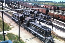 (Lot #2-24H, Set of 19) NEW YORK CENTRAL ACTION & ROSTER SLIDES picture
