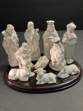 Vintage International Bazaar 11 Piece Porcelain Ivory & Gold Nativity Set  w/Box picture