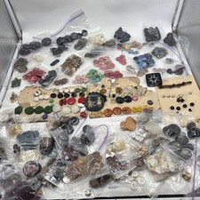Huge Lot Of Over 700+ Vintage Buttons Celluloid Bakelite Plastic Bone Wood MOP picture