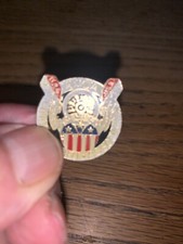 ViINTAGE AMOA- USA NATIONALl DART ASSOC. LAPEL PIN- GOOD DARTS picture