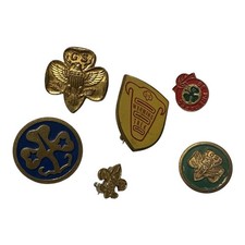 Vintage 1930's - 50's Girl Scout & Brownie Pins Vintage Trefoil Eagle Lot of 6 picture
