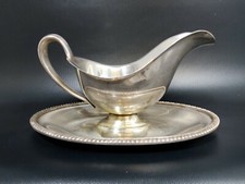 AVON Wm Rogers 3613 Vintage Silverplate Sauce Gravy Boat w/ Attached Underplate picture