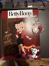 SDCC 2024 EXCLUSIVE BECOMING BETTY BOOP FLEISCHER STUDIOS PROMO PIN + Signed picture