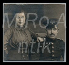 Photo, Aschersleben, soldier with bride in studio portrait; L188L picture