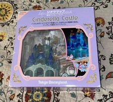 EUC ~ Tokyo Disneyland ~ Cinderella's Castle (Mickey & Minnie) ~ Diorama Set picture