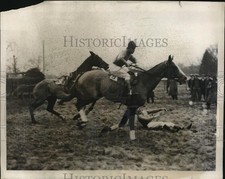1931 Press Photo Kempton Park England Races picture