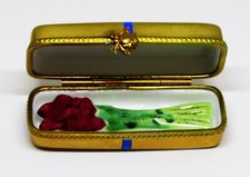 LIMOGES BOX ~ ROCHARD ~ GIFT BOX & BOW ~ BOUQUET OF RED ROSES - ANNIVERSARY picture