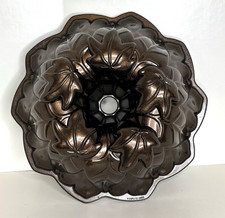 Nordic Ware Harvest Leaves Bundt Cake Pan baking Cast Aluminum Bronze Brown picture