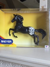 Breyer Traditional Model Horse SKULLDUGGERY #711001 Halloween Skull 2001 Silver picture