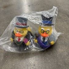 2017 Berkshire Hathaway Warren Buffett & Charlie Munger Rubber Ducks NEW IN BAG picture