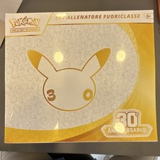 Pokemon TCG Box Trainer Outstanding 30th Anniversary Italian Pikachu 6+ picture