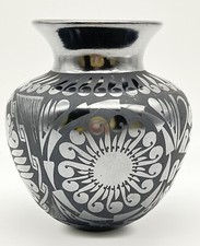 Luz Elva Ramierez Mata Ortiz Blackware Ceramic Vase Black Abstract Design Signed picture