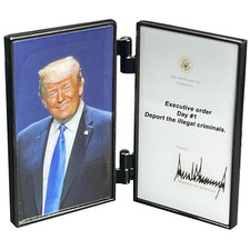 EL16-11 President Trump 47 MAGA White House Folder Executive Order Challenge Coi picture