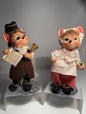 2005 Annalee Colonial Mouse Dolls Town Crier & Girl w/Candle 7.5
