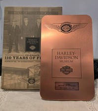 Harley-Davidson Museum Collectible Set, Plaque, Keychain Member 2013, Booklet picture