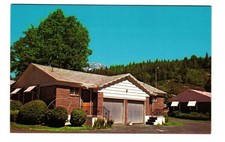 Chandon's Motel Mount Shasta CA vintage postcard unposted picture
