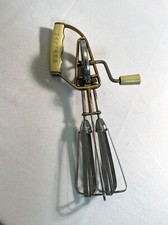 Vintage Maynard Hand Mixer Egg Beater Classic Hand Mixer Works Light Yellow MINT picture