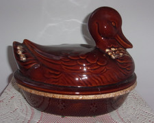 Hull brown drip mirror glaze duck on nest casserole & lid vntg 10