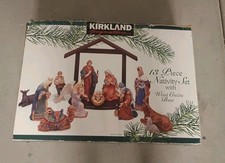 Kirkland Signature 18 Piece Nativity Set With Wood Greche Base Pre-owned picture