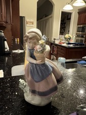 LLADRO FIGURINE #05223 
