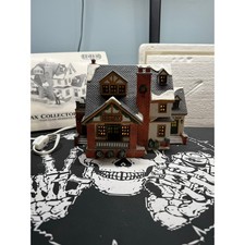 130. 1998 Lemax Collector’s Club #85339 Members Only Lighted Village Building picture