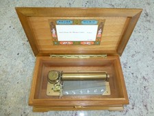 VINTAGE REUGE MUSIC BOX PLAYS LARA'S THEME DR. ZHIVAGO CH 3/72 picture