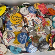 HUGE Lot 25+ Pounds Vintage Pinback Buttons Pins Hundreds picture
