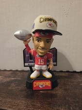 Zuru NFL Ballers Patrick Mahomes SuperRare 1/90 Kansas City Chiefs Figure picture