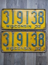 Pair of 1932 Wisconsin license plates expired Vintage Patina picture