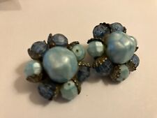 VINTAGE  estate shades of green  cluster clip on earrings picture