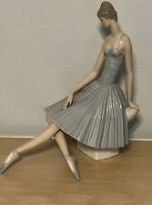 Rare Lladro ballerina  #4559 Retired  Waiting Backstage 14+” Tall.  No Chips. picture