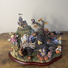 Boyds Bears Danbury Mint The Boyds Bears At Haunted Hill In Original Packaging picture