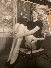 VINTAGE BLACK AND WHITE PHOTO MODEL PIN-UP 1952 RARE picture