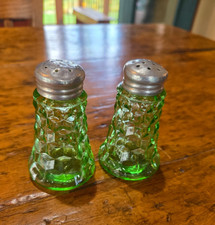 Vintage JEANETTE Green Uranium Glass Salt & Pepper Shakers w/ Cubist Cube Cut picture