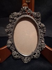 Vintage Ornate Victorian Metal Oval Hanging Picture Frame picture