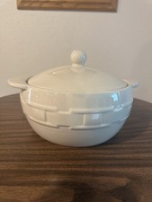 Longaberger 2.5 Quart Ball Casserole Dish-Ivory-NEW-In-Box Beautiful picture