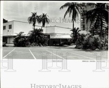 1983 Press Photo A view of Creighton's Restaurant - lrs27025 picture
