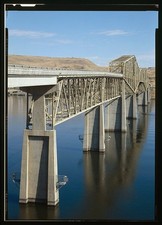 14. SHARP OBLIQUE PERSPECTIVE DECK APPROACH SPANS ALONG PRINCIPAL CANTILEVER picture