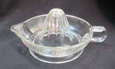 Vintage 1940s Large Glass Citrus Juicer - Reamer with Handle 6