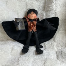 Annalee Warlock Elf  Holding Spell Book 8