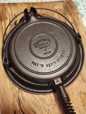 Wagner Ware Sidney-O 1408 Cast Iron Waffle Iron Pat'd 1925 With Short Base picture